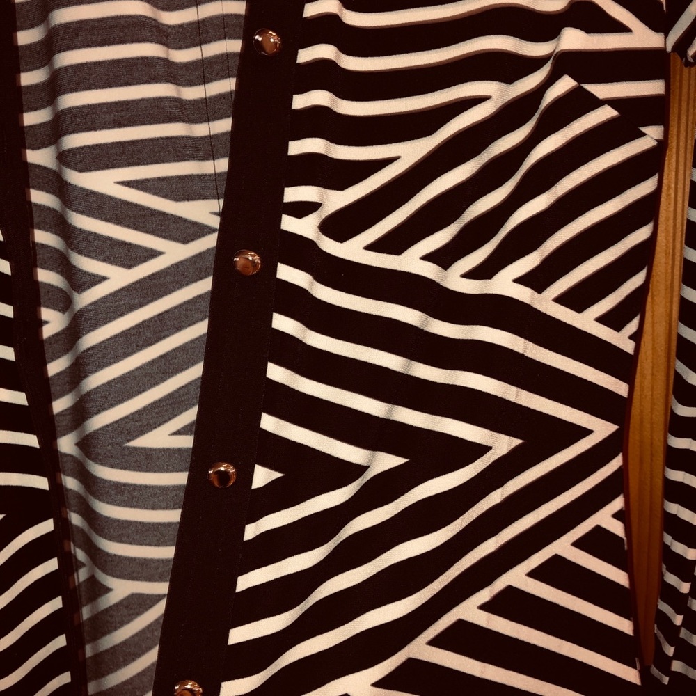 Women’s Black & White Top By Cache Size Small - image 3